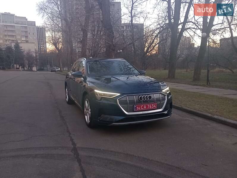 Внедорожник / Кроссовер Audi e-tron 2019 в Киеве