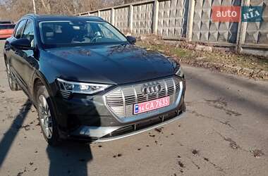 Внедорожник / Кроссовер Audi e-tron 2019 в 