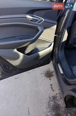 Внедорожник / Кроссовер Audi e-tron 2019 в Киеве