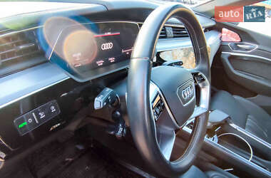 Внедорожник / Кроссовер Audi e-tron 2020 в 