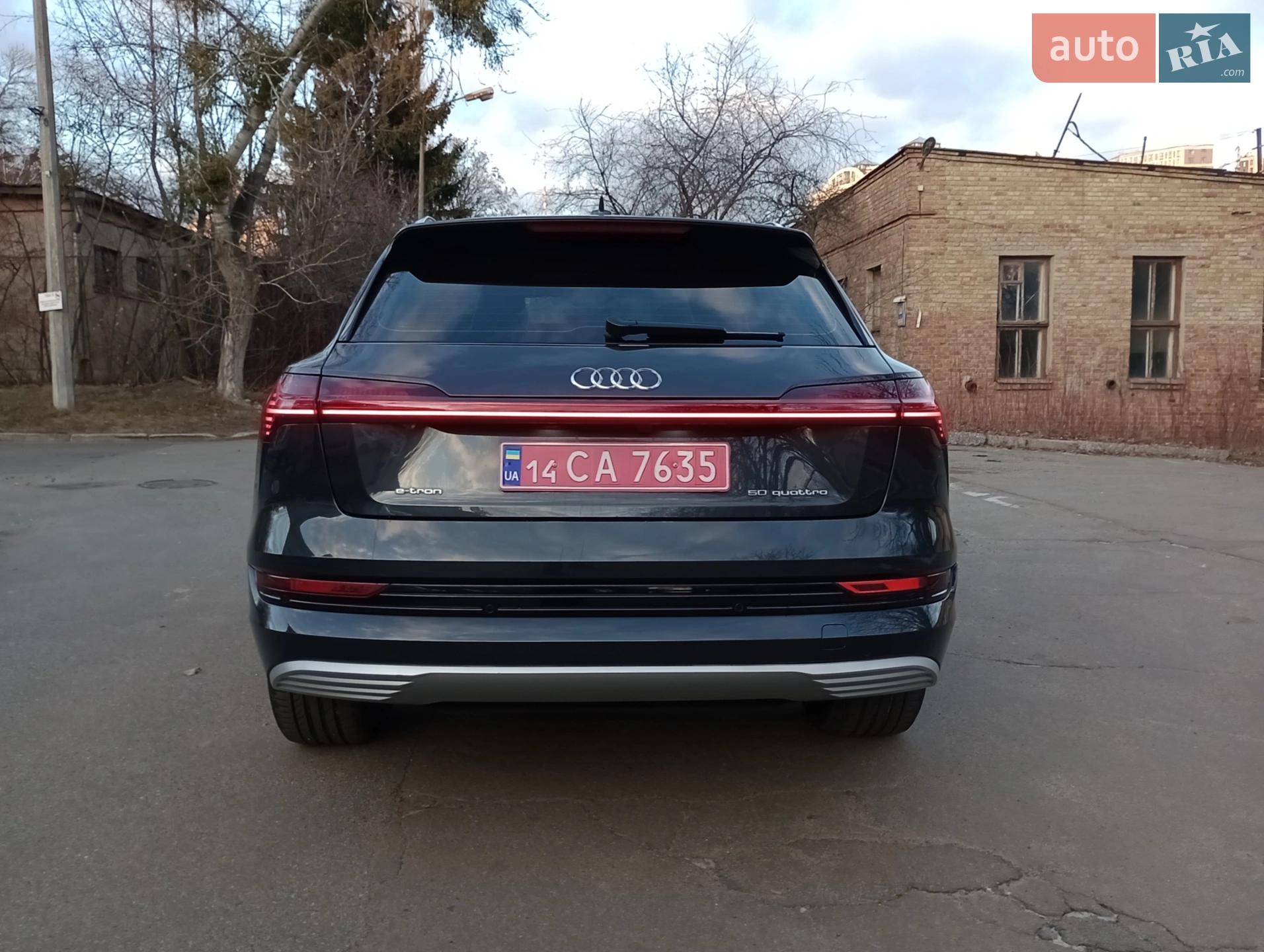 2019 Audi e-tron - мініатюра 2