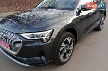 Внедорожник / Кроссовер Audi e-tron 2019 в 
