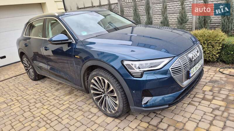 Внедорожник / Кроссовер Audi e-tron 2019 в Киеве