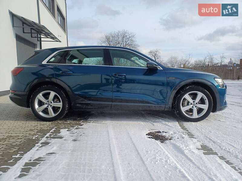 Внедорожник / Кроссовер Audi e-tron 2019 в Львове
