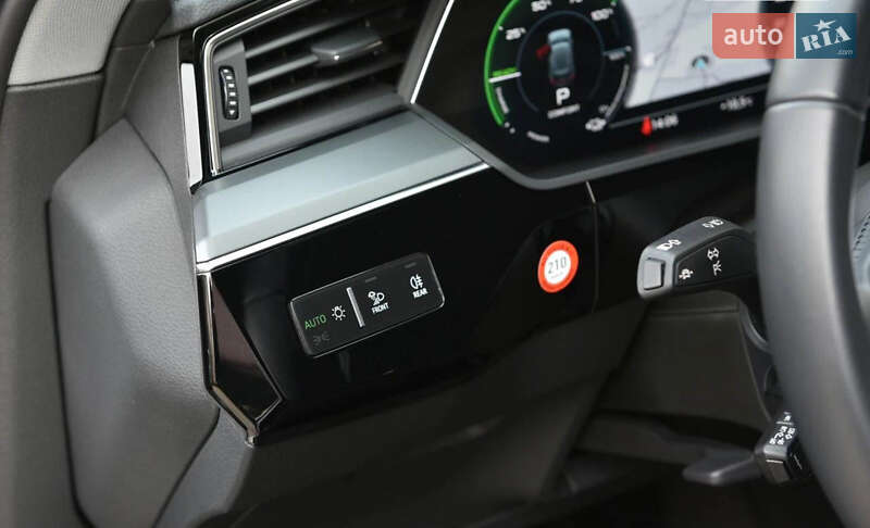 Внедорожник / Кроссовер Audi e-tron 2019 в Киеве