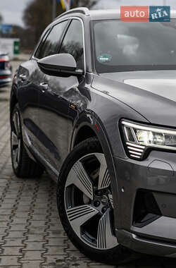 Внедорожник / Кроссовер Audi e-tron 2020 в 
