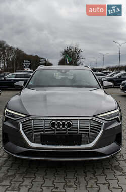 Внедорожник / Кроссовер Audi e-tron 2020 в 