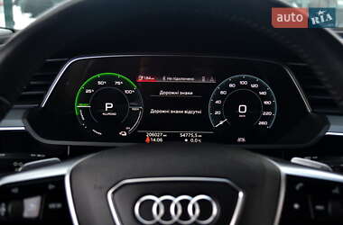 Позашляховик / Кросовер Audi e-tron 2019 в 