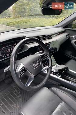 Внедорожник / Кроссовер Audi e-tron 2019 в 