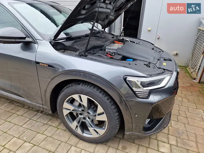 Audi e-tron 2019