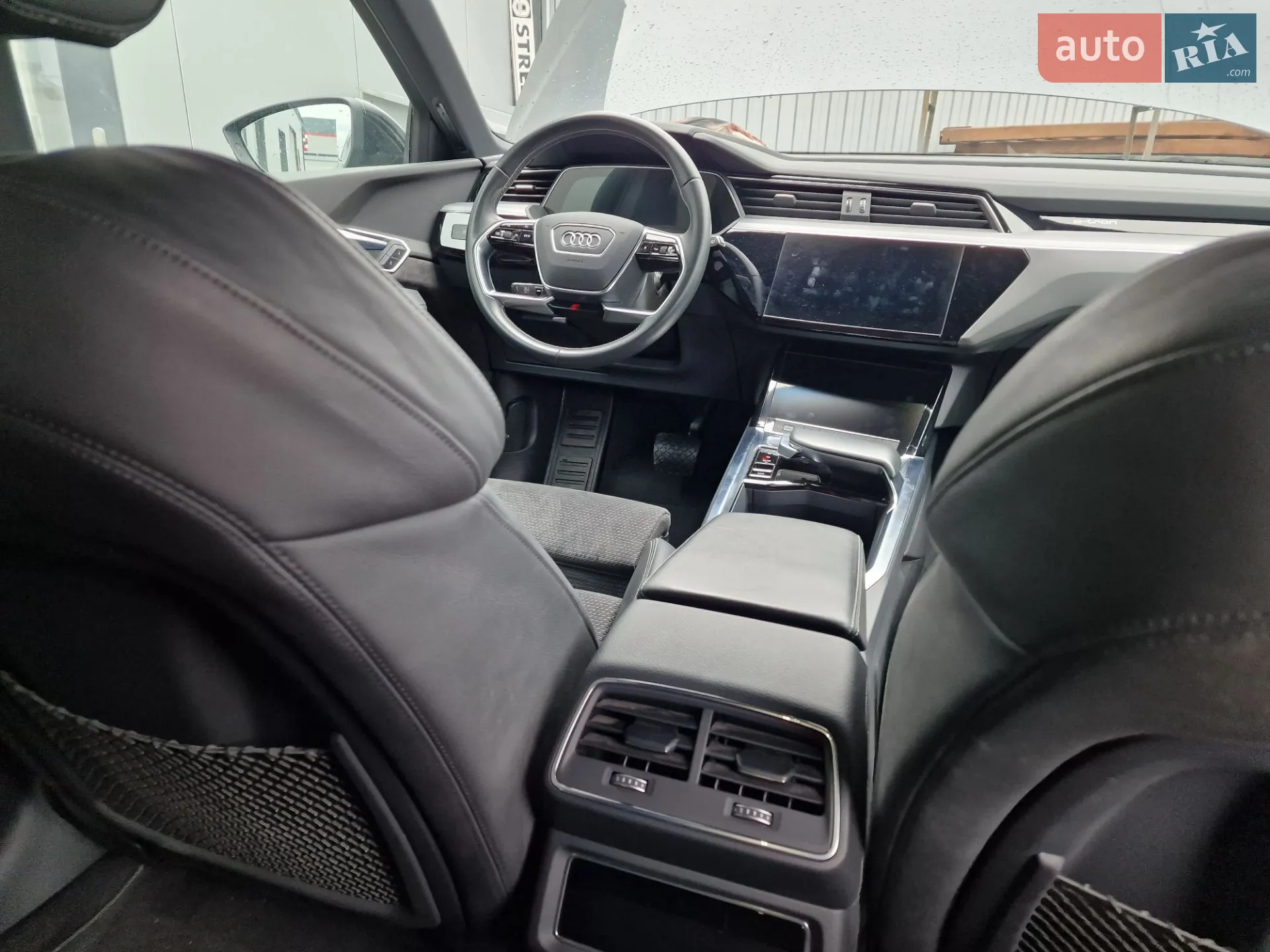 2020 Audi e-tron - мініатюра 28