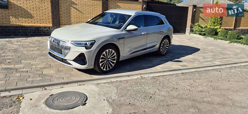 Внедорожник / Кроссовер Audi e-tron 2022 в Черкассах