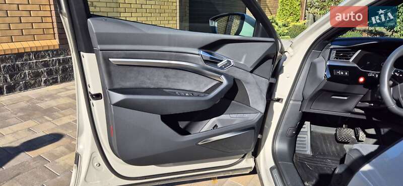 Внедорожник / Кроссовер Audi e-tron 2022 в Черкассах