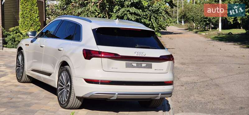 Внедорожник / Кроссовер Audi e-tron 2022 в Черкассах