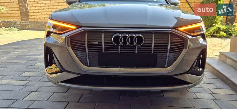 Внедорожник / Кроссовер Audi e-tron 2022 в Черкассах