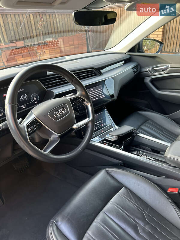 Внедорожник / Кроссовер Audi e-tron 2020 в Киеве