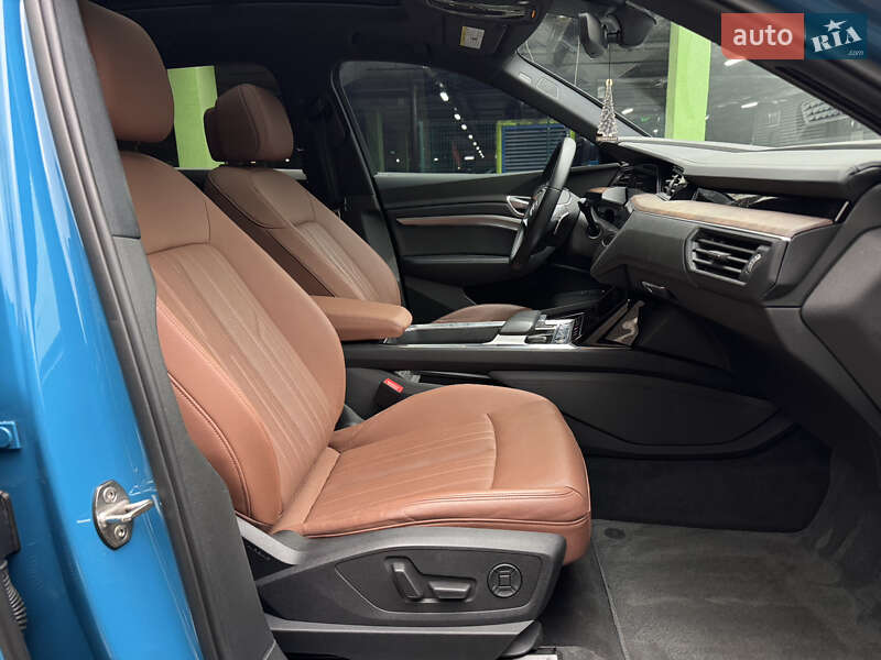 Позашляховик / Кросовер Audi e-tron 2019 в Києві