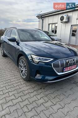 Внедорожник / Кроссовер Audi e-tron 2019 в 