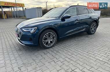 Внедорожник / Кроссовер Audi e-tron 2019 в 
