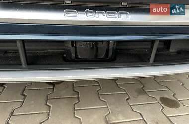 Внедорожник / Кроссовер Audi e-tron 2019 в 