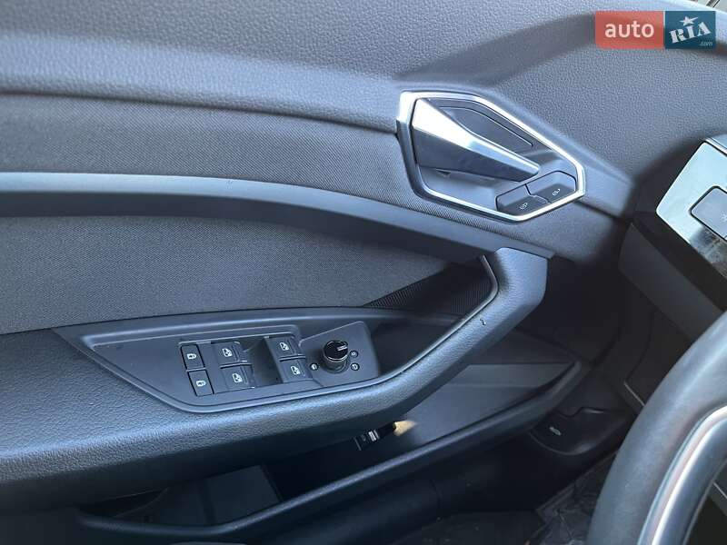 Внедорожник / Кроссовер Audi e-tron 2022 в Львове