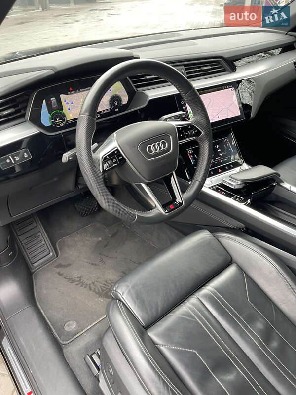 Позашляховик / Кросовер Audi e-tron 2019 в Дніпрі