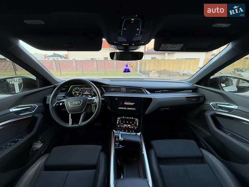 Внедорожник / Кроссовер Audi e-tron 2022 в Ровно