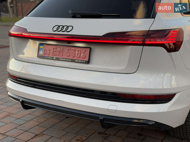 Внедорожник / Кроссовер Audi e-tron 2022 в Ровно