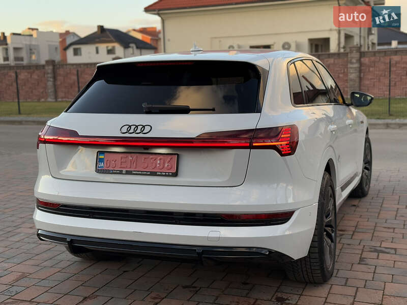Внедорожник / Кроссовер Audi e-tron 2022 в Ровно