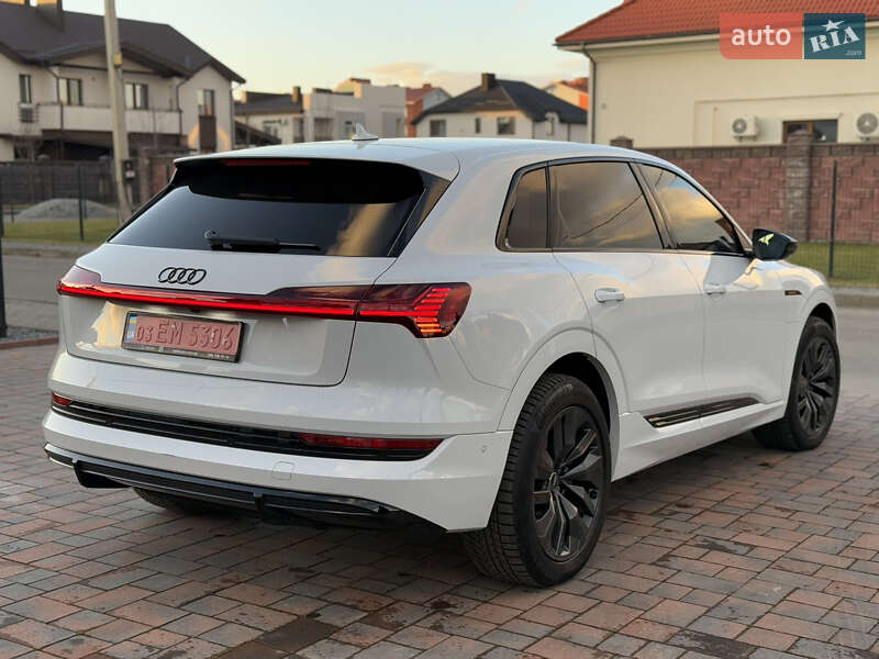 Внедорожник / Кроссовер Audi e-tron 2022 в Ровно