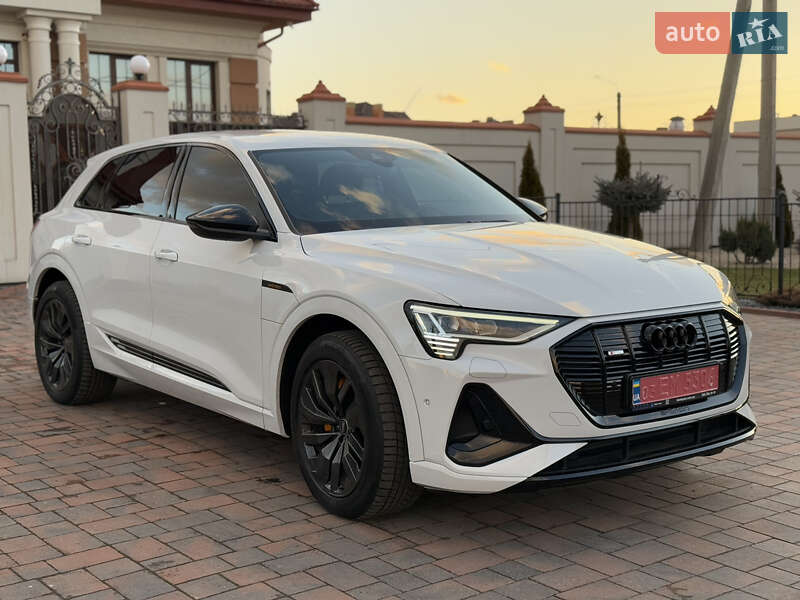 Внедорожник / Кроссовер Audi e-tron 2022 в Ровно