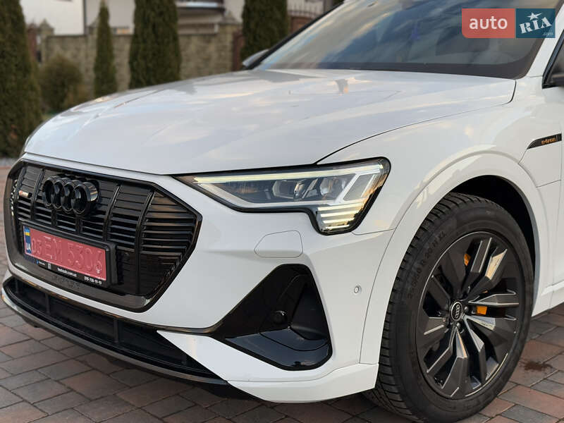 Внедорожник / Кроссовер Audi e-tron 2022 в Ровно