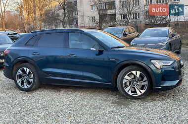 Позашляховик / Кросовер Audi e-tron 2019 в Стрию