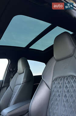 Внедорожник / Кроссовер Audi e-tron 2020 в 