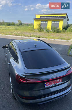 Внедорожник / Кроссовер Audi e-tron 2020 в 