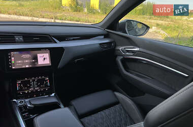 Внедорожник / Кроссовер Audi e-tron 2020 в 
