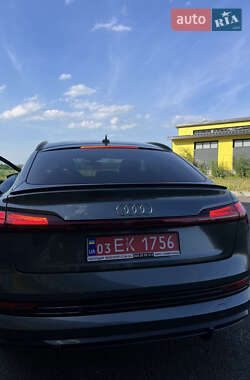 Внедорожник / Кроссовер Audi e-tron 2020 в 