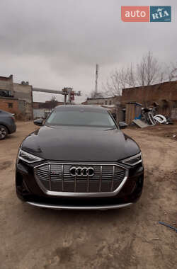 Audi e-tron 2022