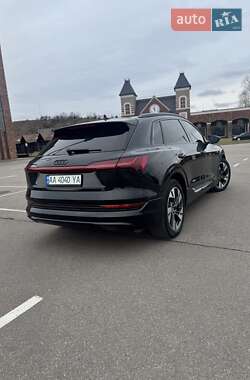 Внедорожник / Кроссовер Audi e-tron 2021 в Киеве