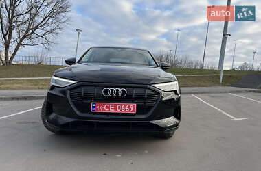 Внедорожник / Кроссовер Audi e-tron 2019 в 