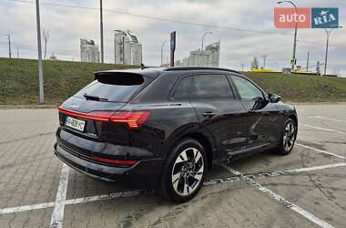 Внедорожник / Кроссовер Audi e-tron 2020 в 