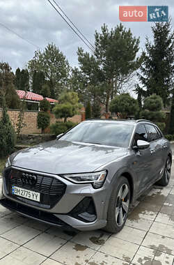 Внедорожник / Кроссовер Audi e-tron 2021 в 
