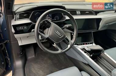 Внедорожник / Кроссовер Audi e-tron 2020 в 