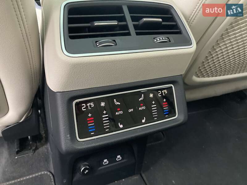 Внедорожник / Кроссовер Audi e-tron 2021 в Вишневом