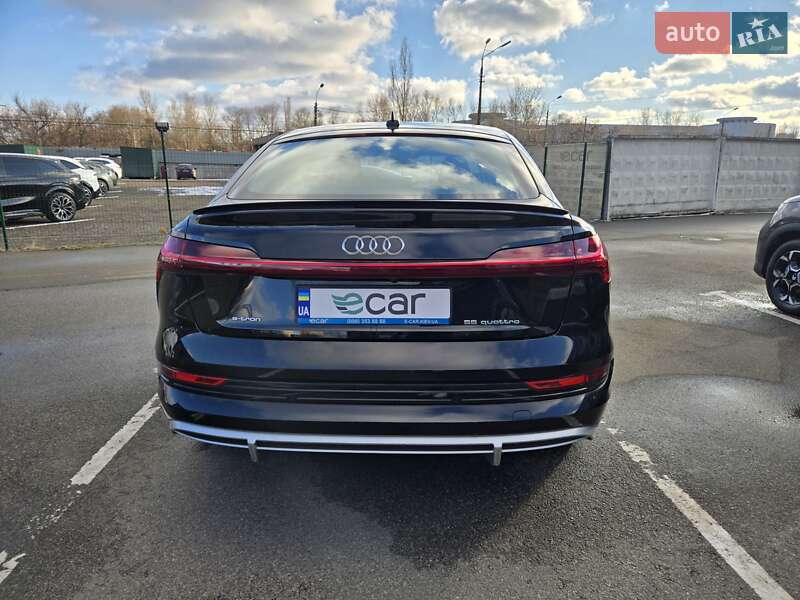 Позашляховик / Кросовер Audi e-tron 2022 в Києві