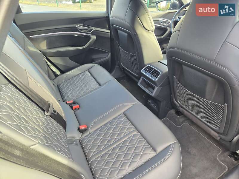 Позашляховик / Кросовер Audi e-tron 2022 в Києві