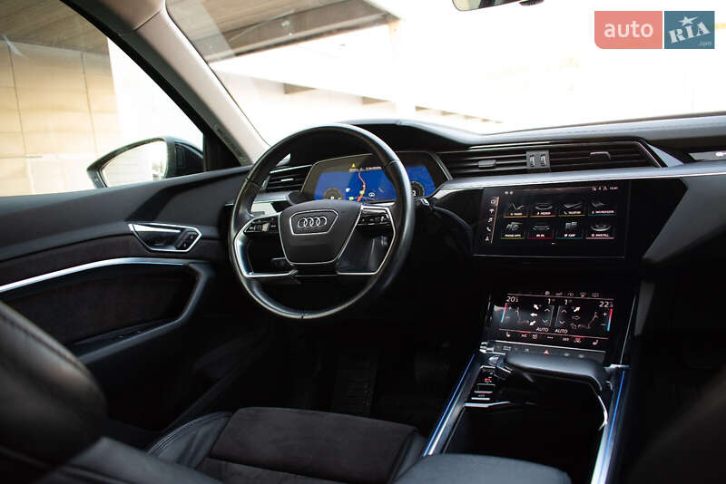 Позашляховик / Кросовер Audi e-tron 2019 в Києві