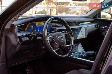 Внедорожник / Кроссовер Audi e-tron 2019 в 