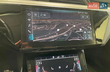 Внедорожник / Кроссовер Audi e-tron 2020 в 