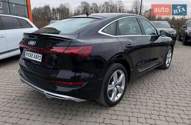 Позашляховик / Кросовер Audi e-tron 2021 в 
